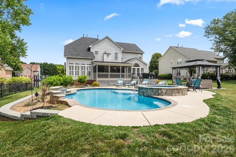 286 Corona Cir, Mooresville, NC 28117
