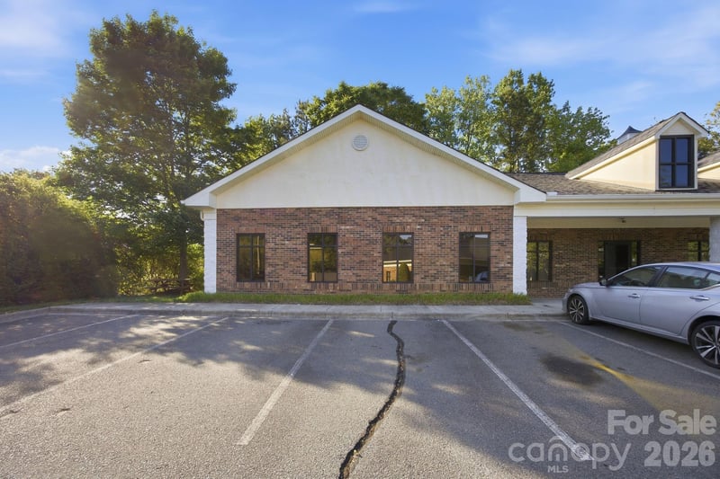 2120 Crown Centre Dr #100, Charlotte, NC 28227