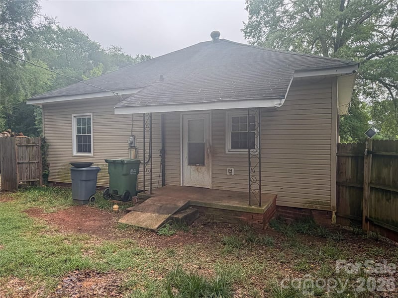 204 Madora St, Mount Holly, NC 28120