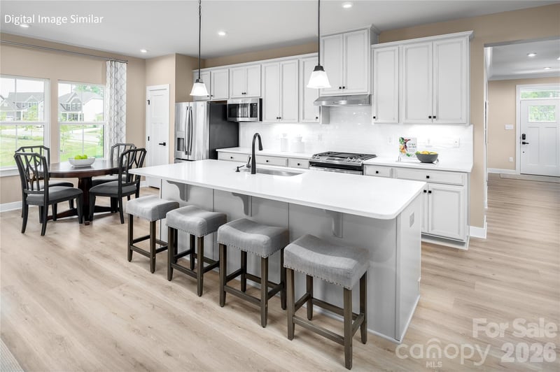 913 Heathway Dr, Charlotte, NC 28213
