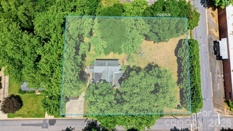 902 N Ashe Ave, Newton, NC 28658
