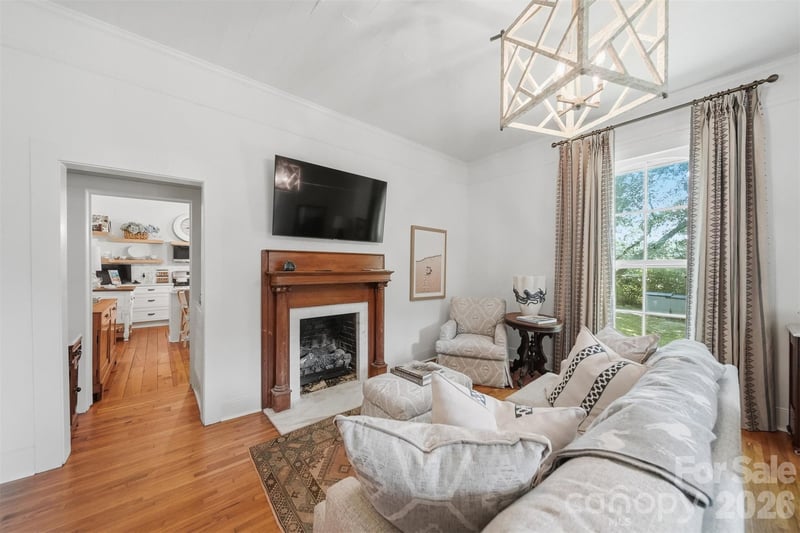 902 N Ashe Ave, Newton, NC 28658