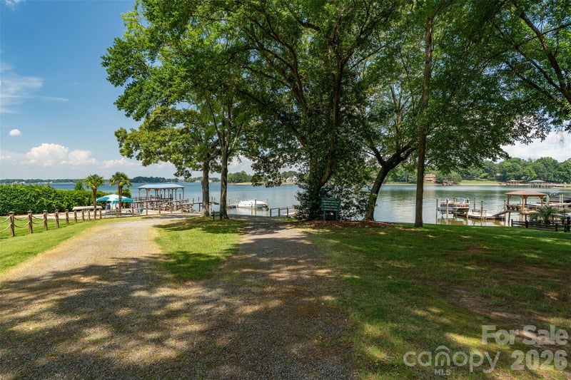 21313 Island Forest Dr, Cornelius, NC 28031