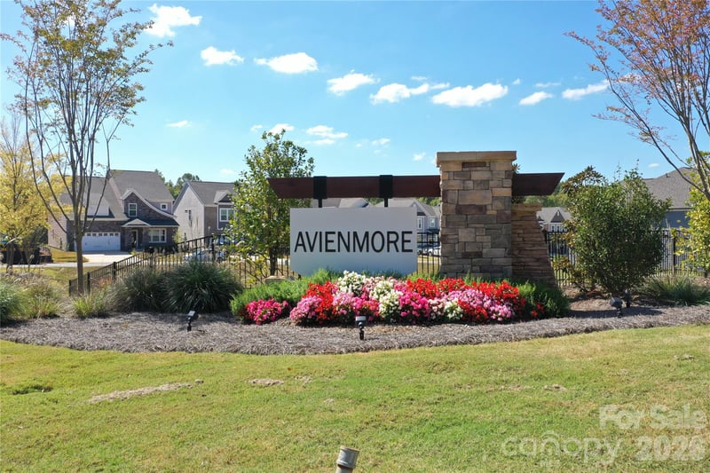 11217 Lochmere Rd, Charlotte, NC 28278
