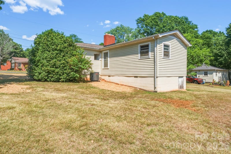 2308 11th Ave NE, Hickory, NC 28601