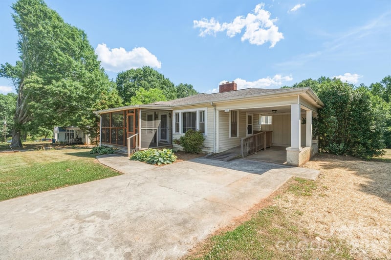 2308 11th Ave NE, Hickory, NC 28601