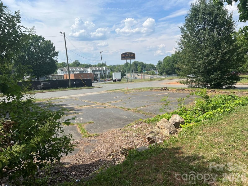 2300 E Independence Blvd, Charlotte, NC 28205