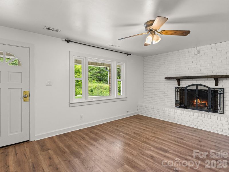 205 Old Fort Rd, Fairview, NC 28730