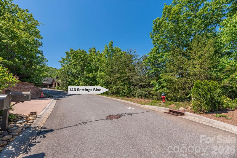 146 Settings Blvd, Black Mountain, NC 28711