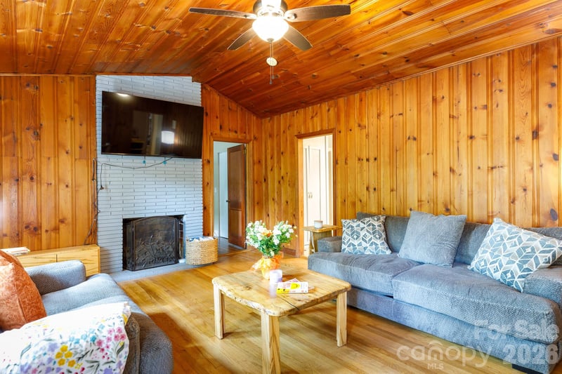 202 Woodlawn Dr, York, SC 29745