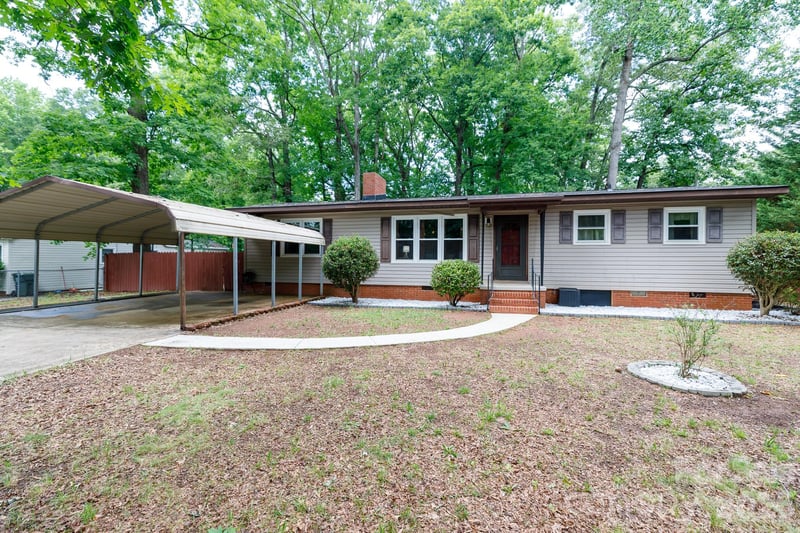 202 Woodlawn Dr, York, SC 29745