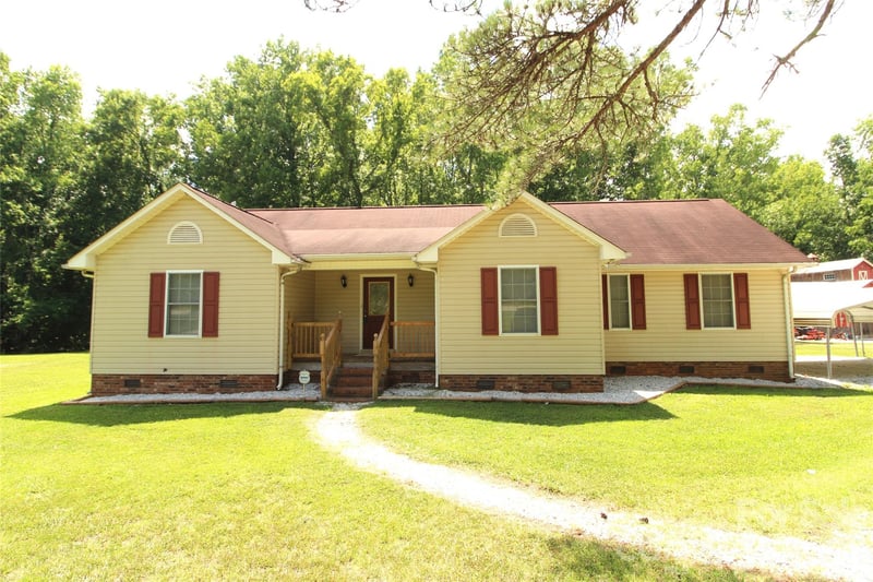 865 N Highway 161 Hw, Clover, SC 29710