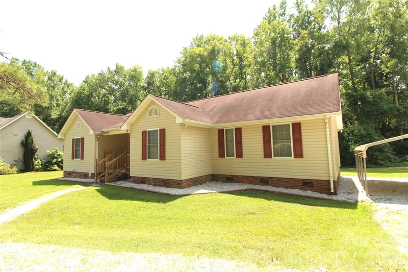 865 N Highway 161 Hw, Clover, SC 29710