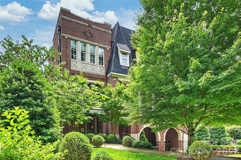 2251 Selwyn Ave #102, Charlotte, NC 28207