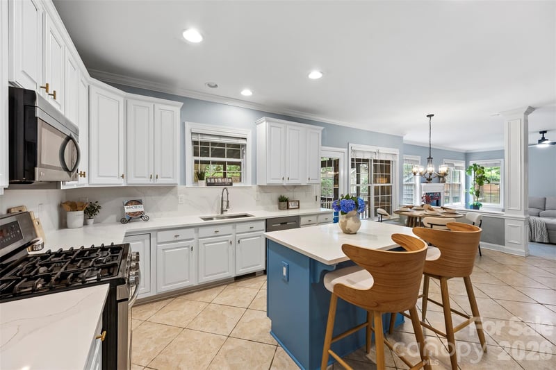 2832 Shady Reach Ln, Charlotte, NC 28214