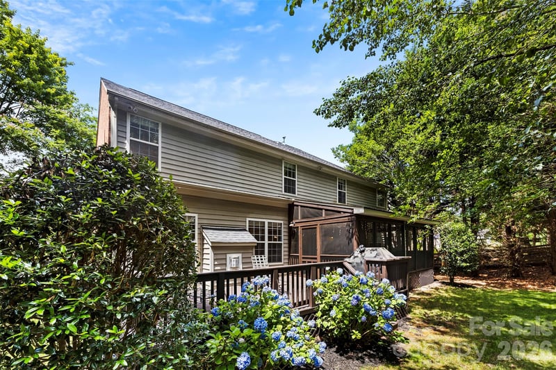2832 Shady Reach Ln, Charlotte, NC 28214