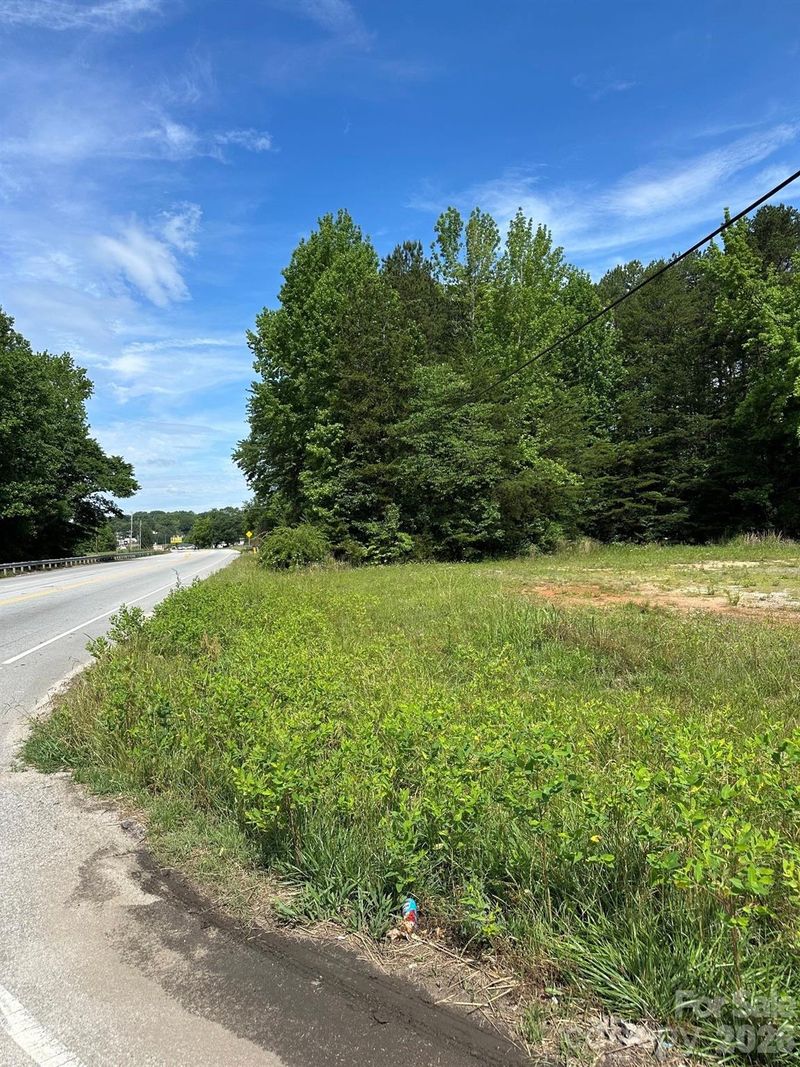 00 Dallas Cherryville Hw, Bessemer City, NC 28016