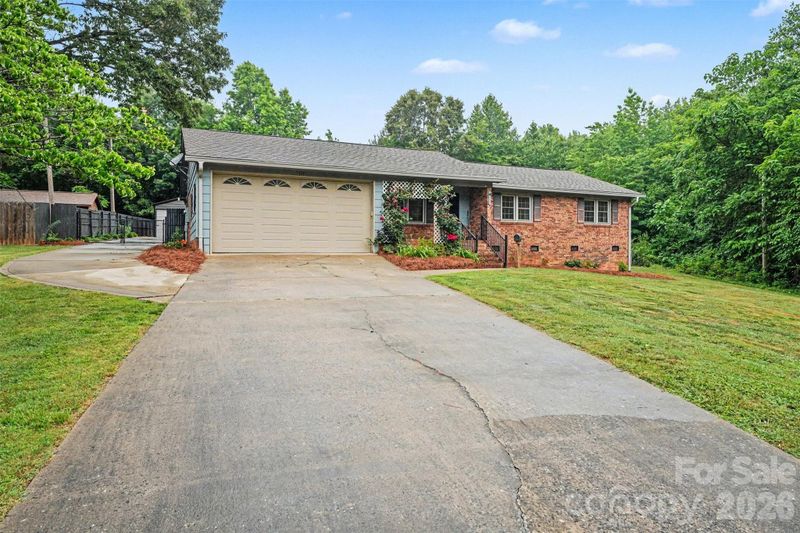 511 Ellenwood Dr, Kings Mountain, NC 28086