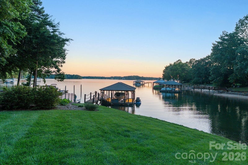 444 Bay Harbour Rd, Mooresville, NC 28117