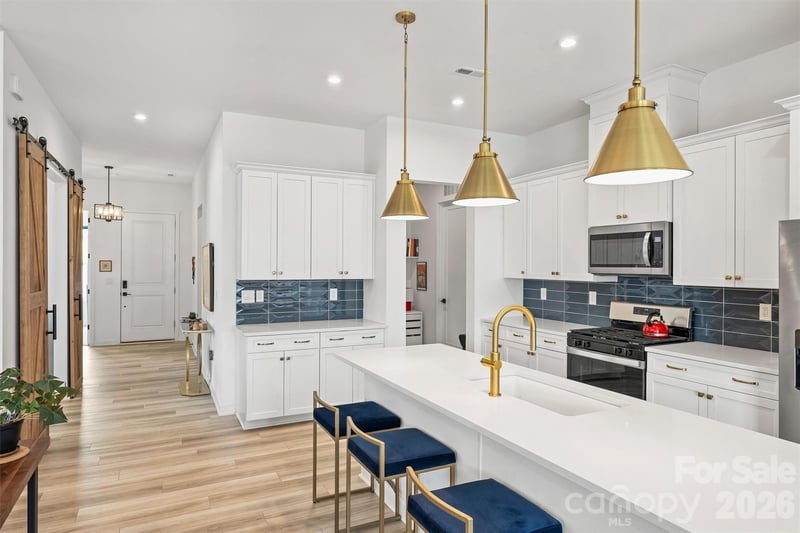 8044 Brookbank Dr, Charlotte, NC 28269