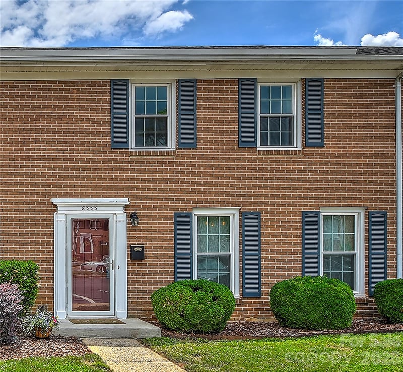 8333 Knights Bridge Rd, Charlotte, NC 28210