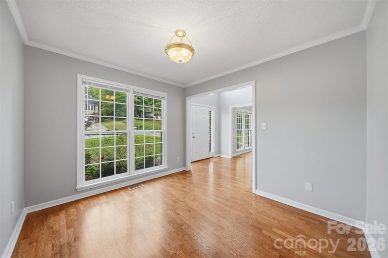 1737 9th Street Pl SE, Hickory, NC 28602