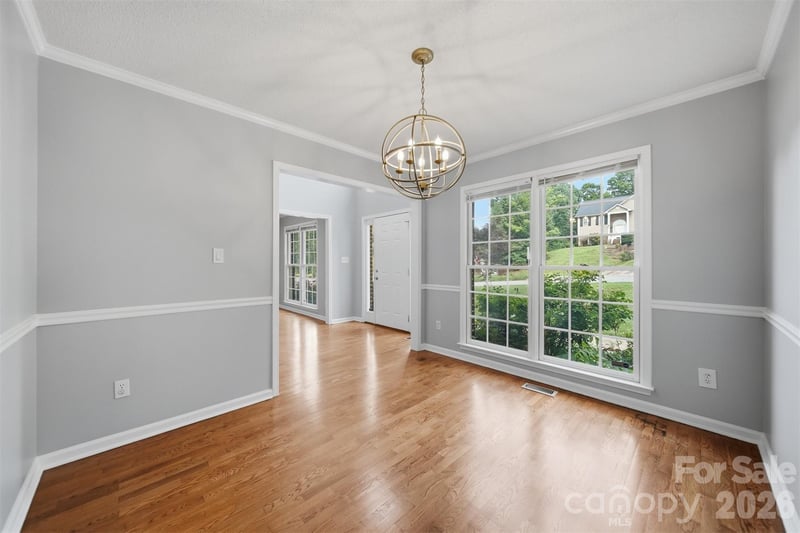 1737 9th Street Pl SE, Hickory, NC 28602