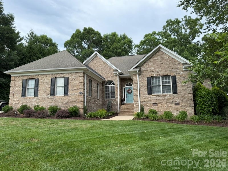 914 Players Ridge Rd, Hickory, NC 28601