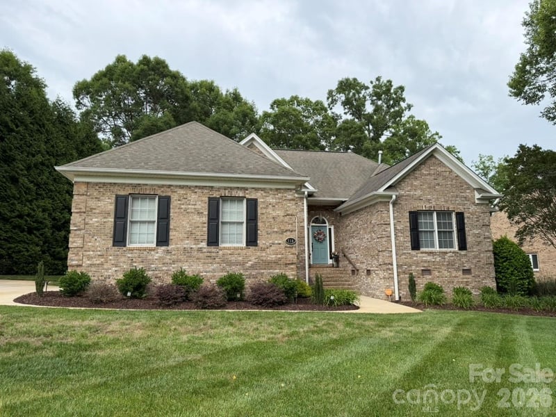 914 Players Ridge Rd, Hickory, NC 28601