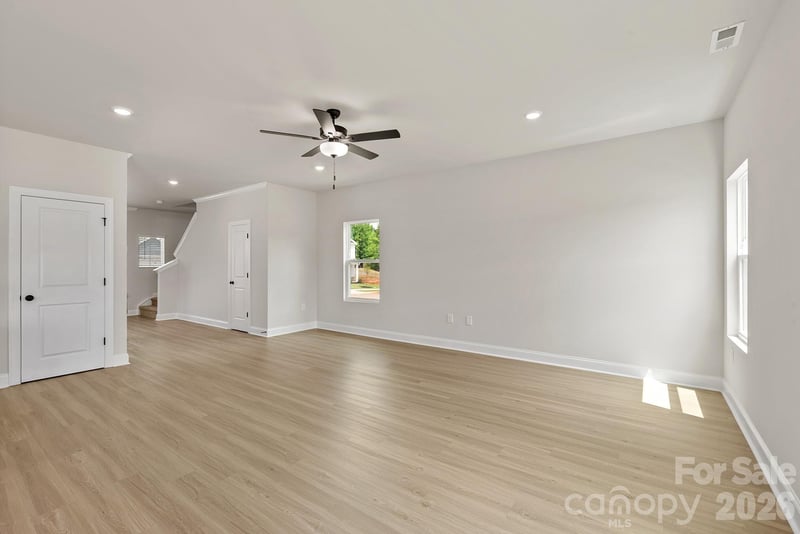 6504 Fairford Dr, Charlotte, NC 28215