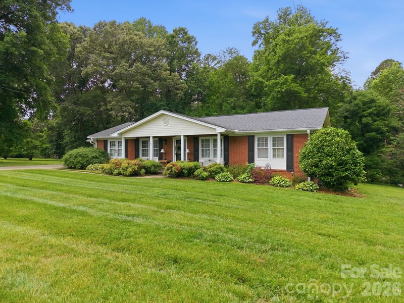 805 Pine Hill Dr, Salisbury, NC 28146