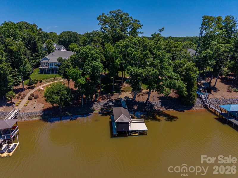 1017 Peninsula Dr, Belmont, NC 28012