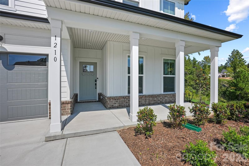 1210 Chasity Trails Ct, Matthews, NC 28104