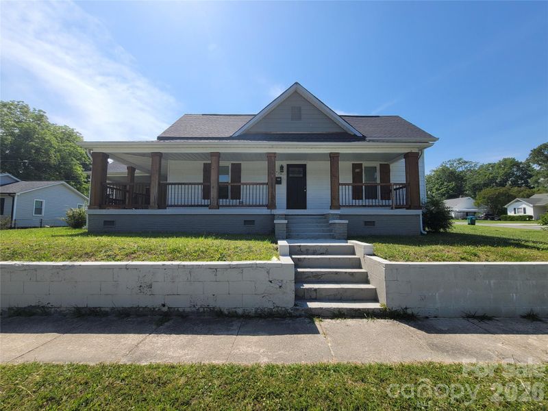 409 N 12th St, Bessemer City, NC 28016