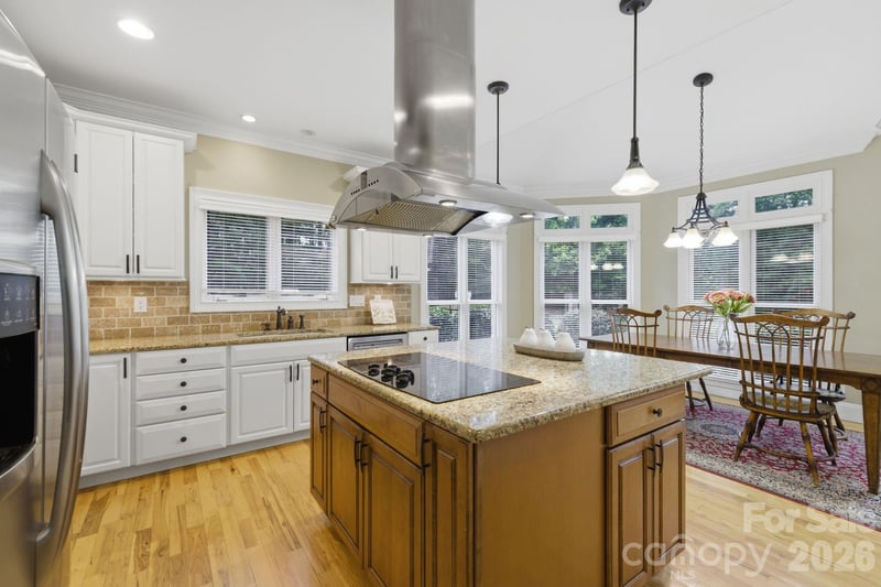 2420 Crofte Dr, Sherrills Ford, NC 28673