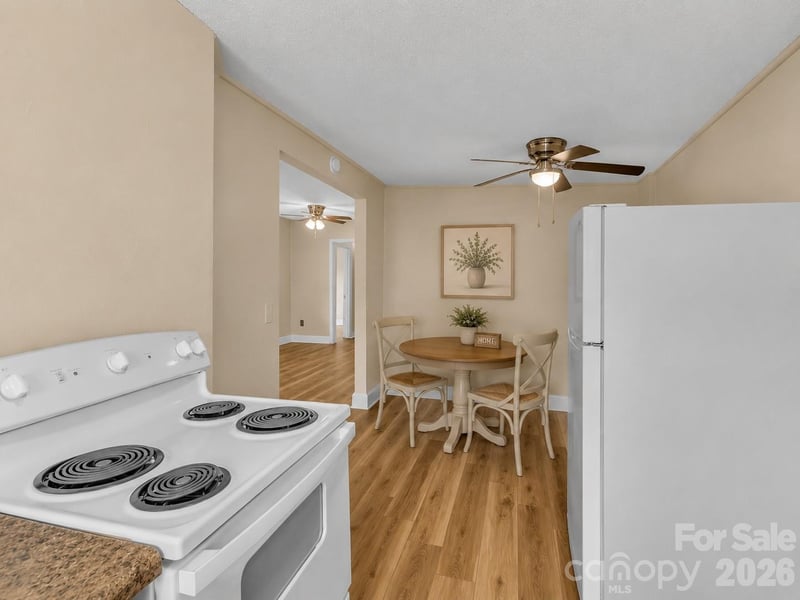 492 Riverbend St, Waynesville, NC 28786
