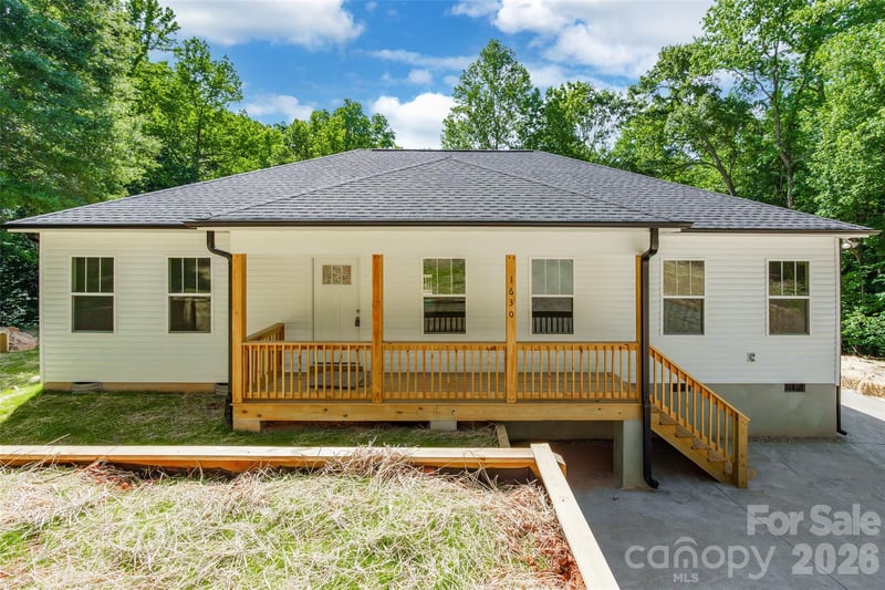 1630 Riddle Rd, Clover, SC 29710