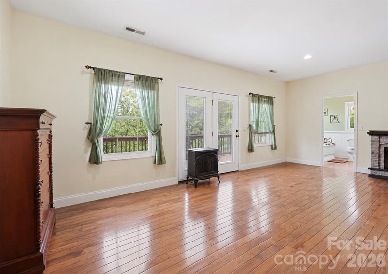 409 Tall Timbers Ln, Waynesville, NC 28785
