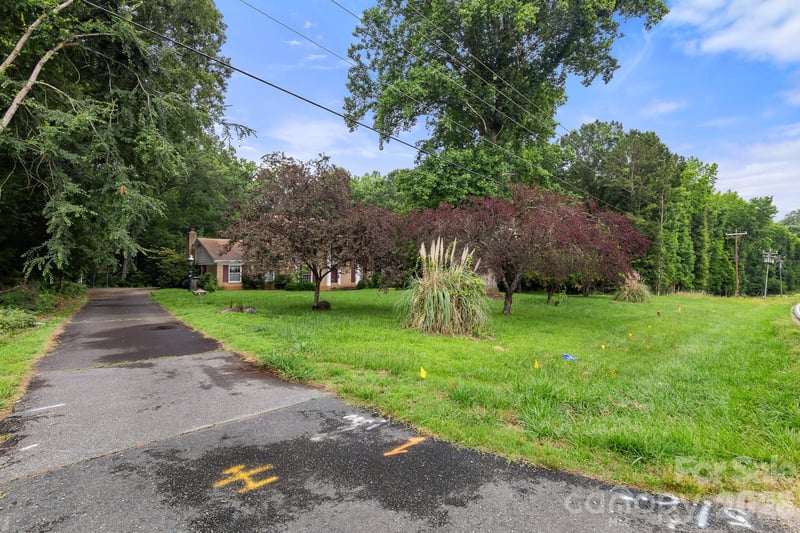9225 Robinson Church Rd, Charlotte, NC 28215