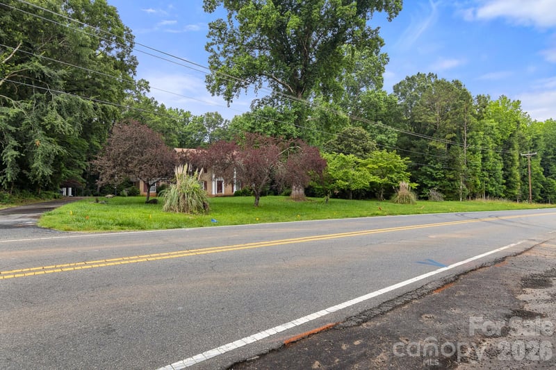 9225 Robinson Church Rd, Charlotte, NC 28215