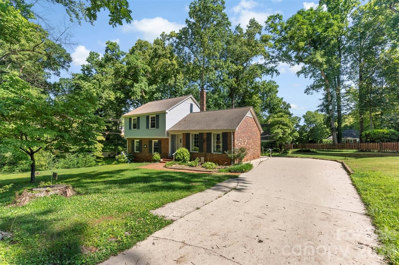 121 E Summersby St, Fort Mill, SC 29715