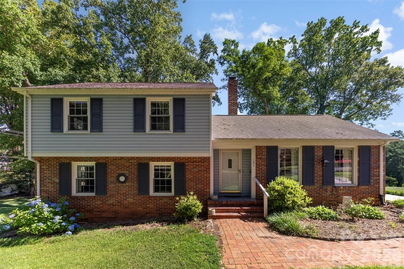 121 E Summersby St, Fort Mill, SC 29715