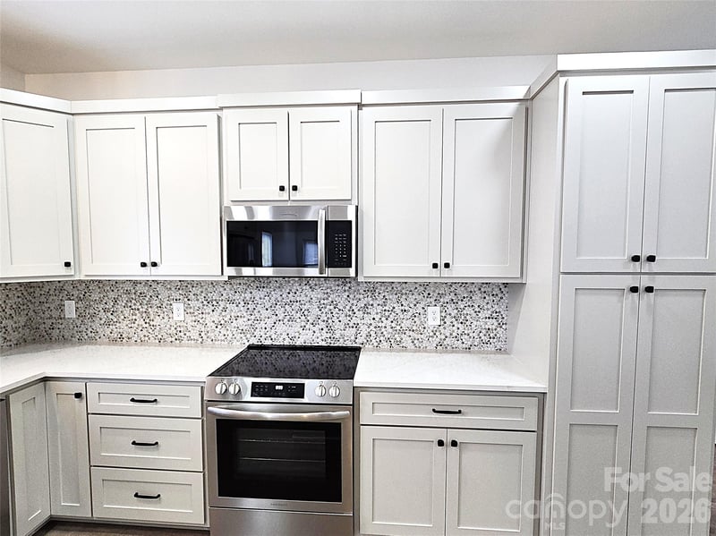 774 8th St NE, Hickory, NC 28601