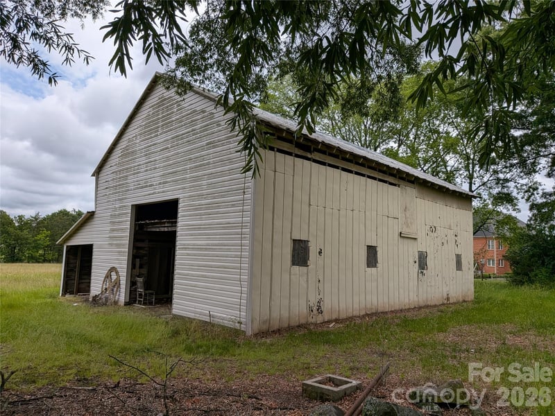 2618 Oakview Dr SW, Concord, NC 28027
