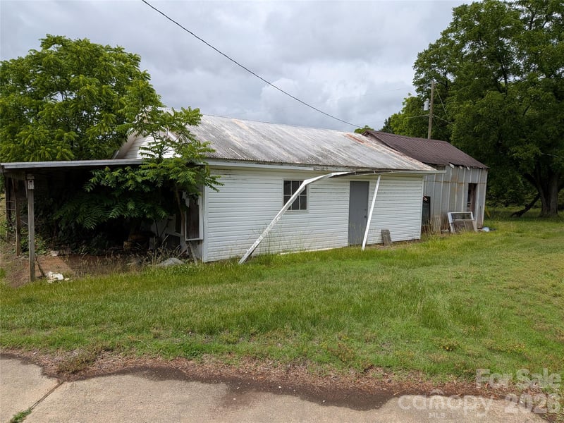 2618 Oakview Dr SW, Concord, NC 28027