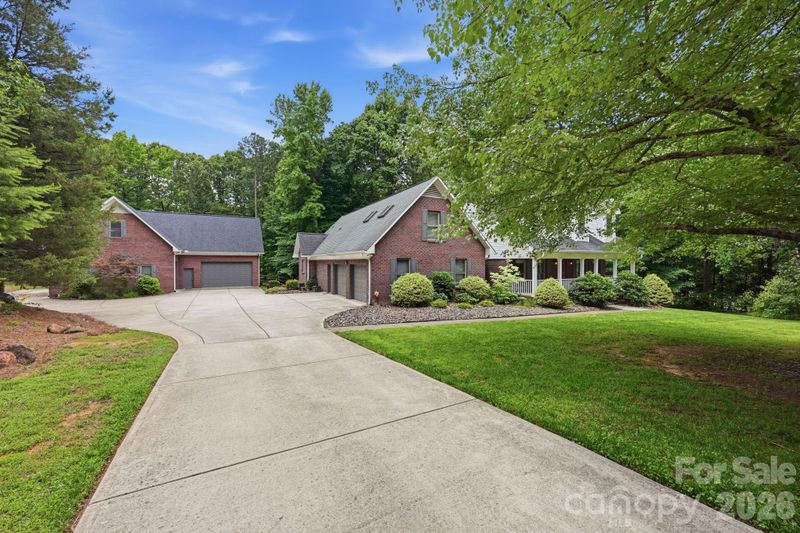 5330 Chester Ct, Davidson, NC 28036
