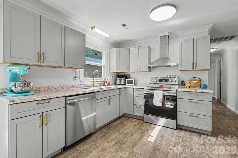 4744 Hickory Grove Rd, Mount Holly, NC 28120