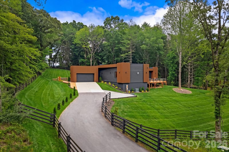 200 Manchester Way, Mills River, NC 28759