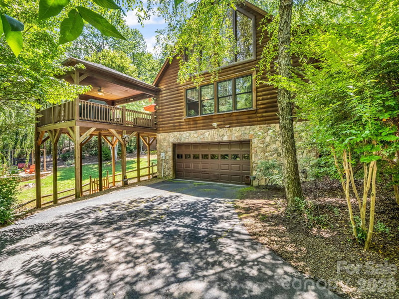 136 Dalton Ct, Lake Lure, NC 28746