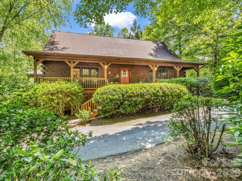 136 Dalton Ct, Lake Lure, NC 28746